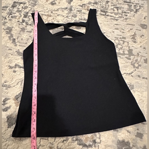 GAPFIT Studio Twist-Back Support Tank - Picture 9 of 11